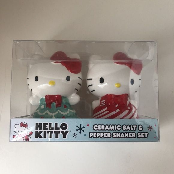 NEW Hello Kitty Christmas Ceramic Salt and Pepper Shaker Set 3" - Picture 6 of 6